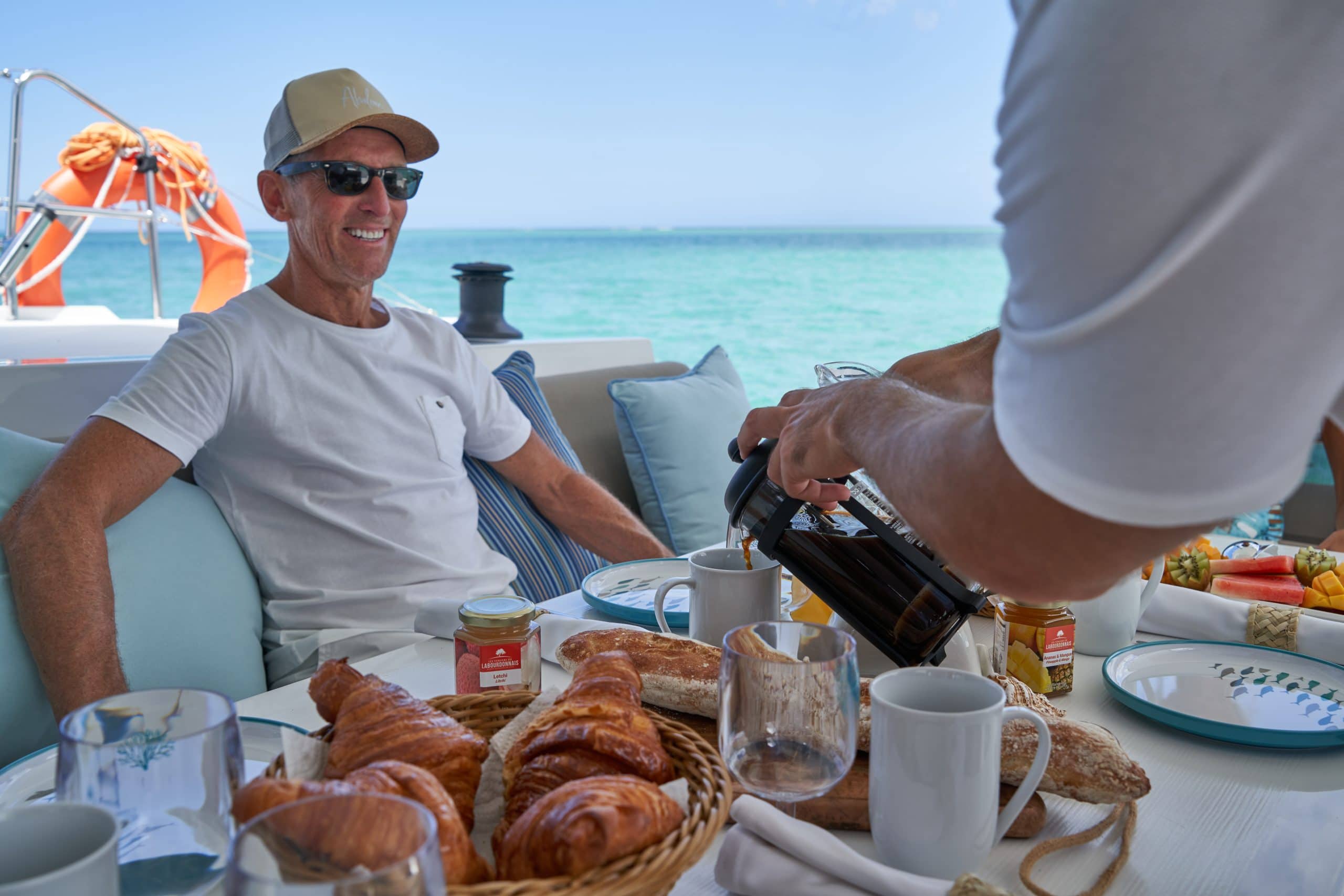 221109_CATAMARAN_CRUISES_MRU10228