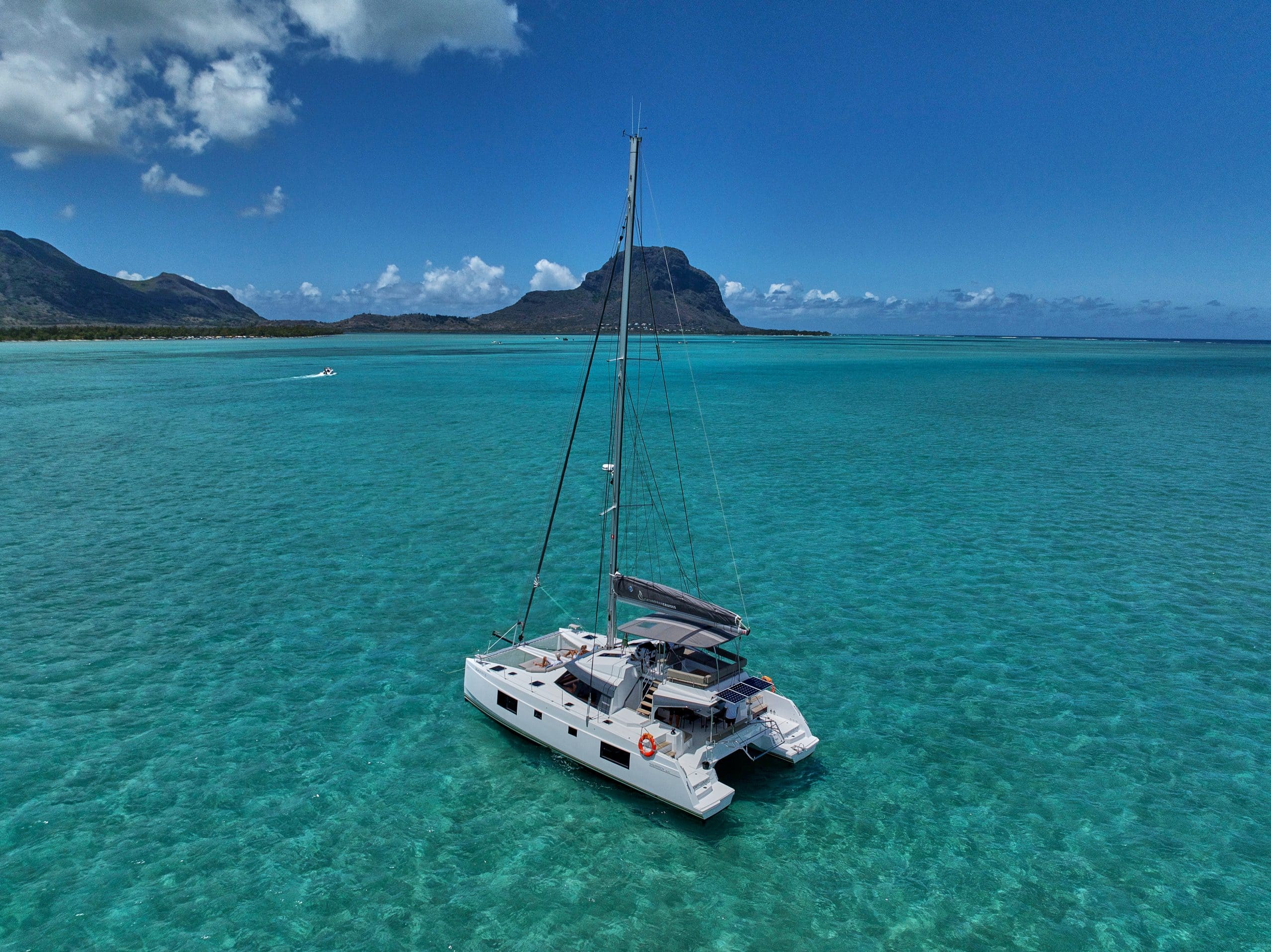 221109_CATAMARAN_CRUISES_MRU_DJI10420