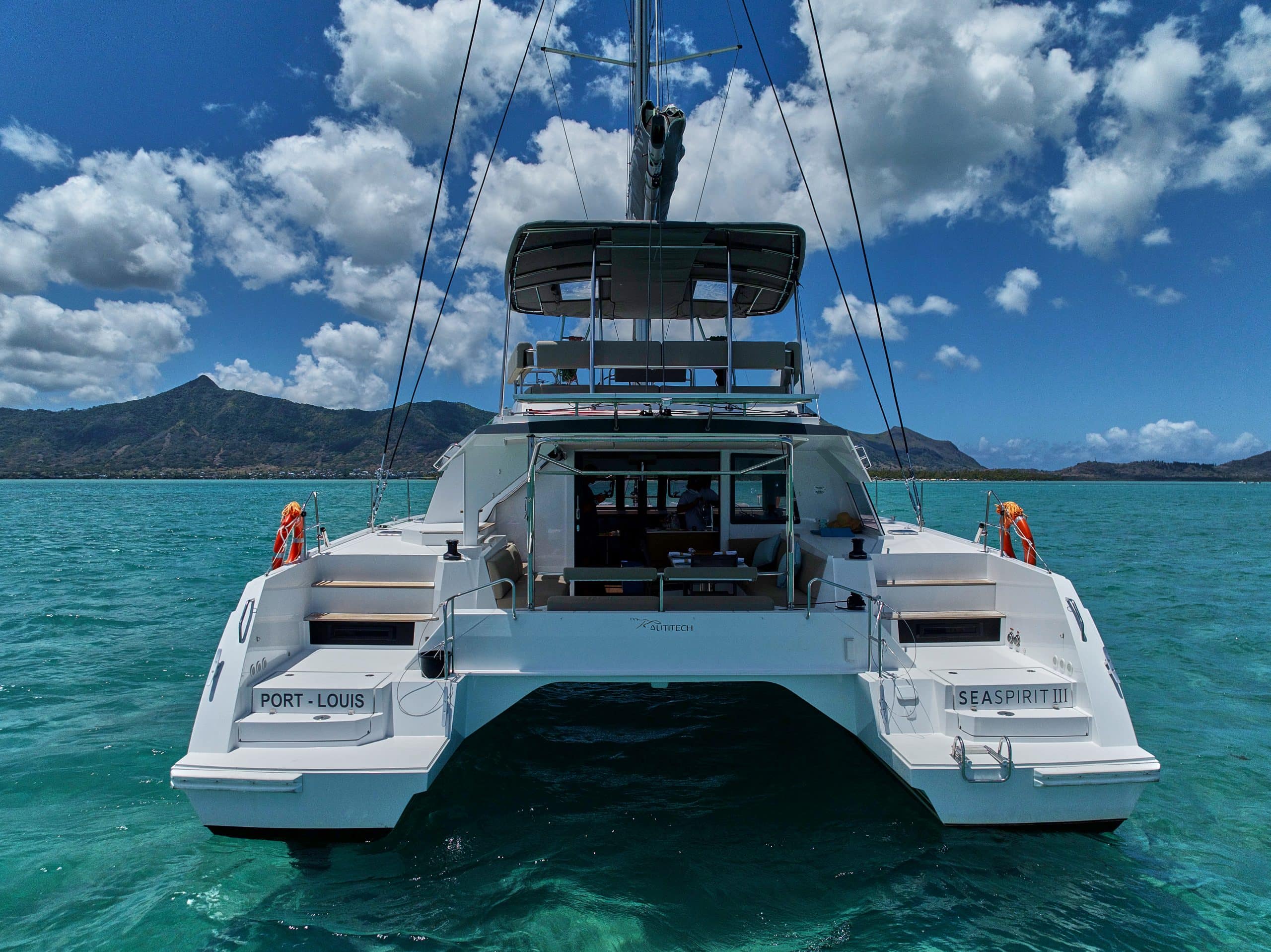 221109_CATAMARAN_CRUISES_MRU_DJI10435