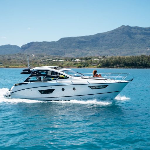 Luxury Yacht Northern Islands Full Day Cruise